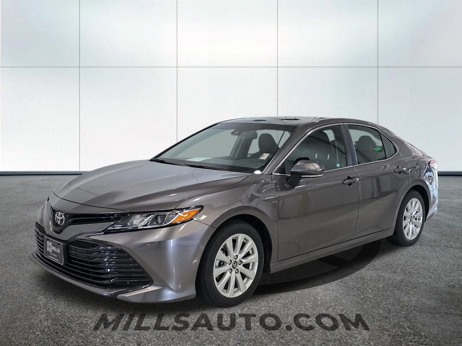 Used 2018 Gray Toyota LE image 2