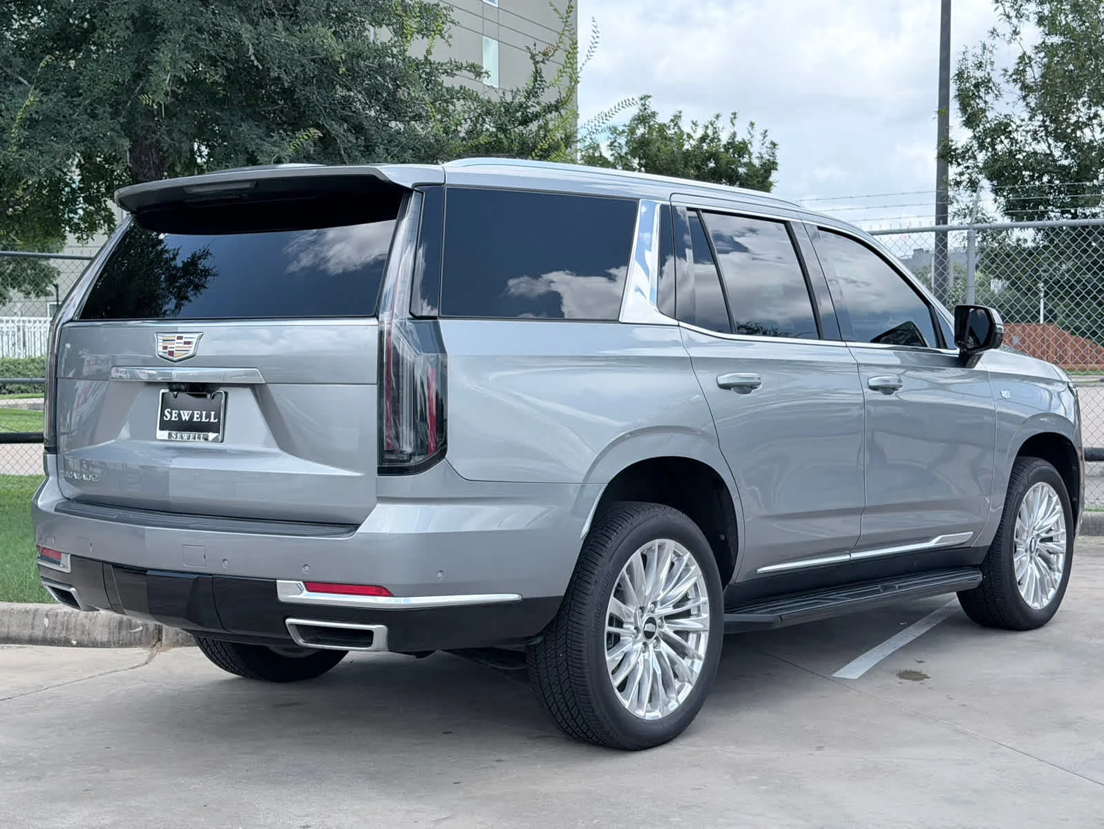 Used 2025 Argent Silver Metallic Cadillac Premium Luxury image 4