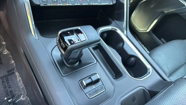 Used 2025 Sterling Metallic GMC Denali image 30