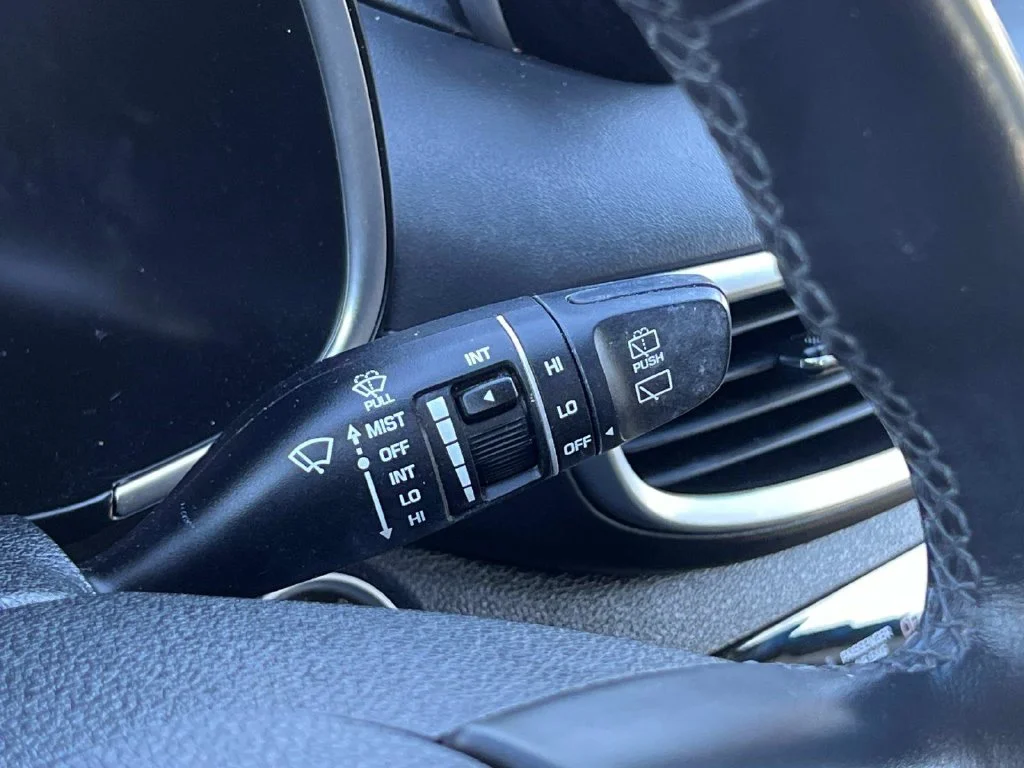 Used 2020 Blue Hyundai Limited image 32