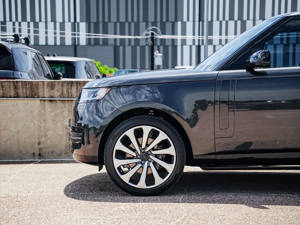 Used 2025 Gray Land Rover SE image 6