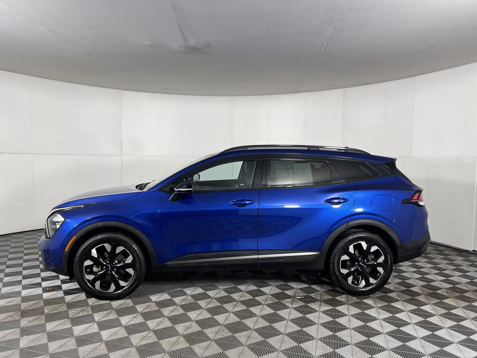 Used 2023 Sapphire Blue Kia X-Line image 6