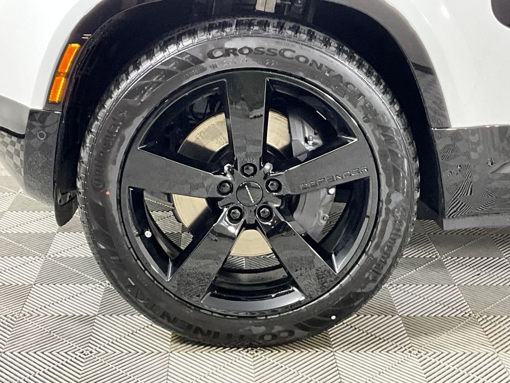 New 2026 Fuji White Land Rover X-Dynamic SE image 9