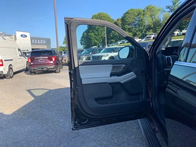 Certified Used 2025 Agate Black Metallic Ford Platinum image 23