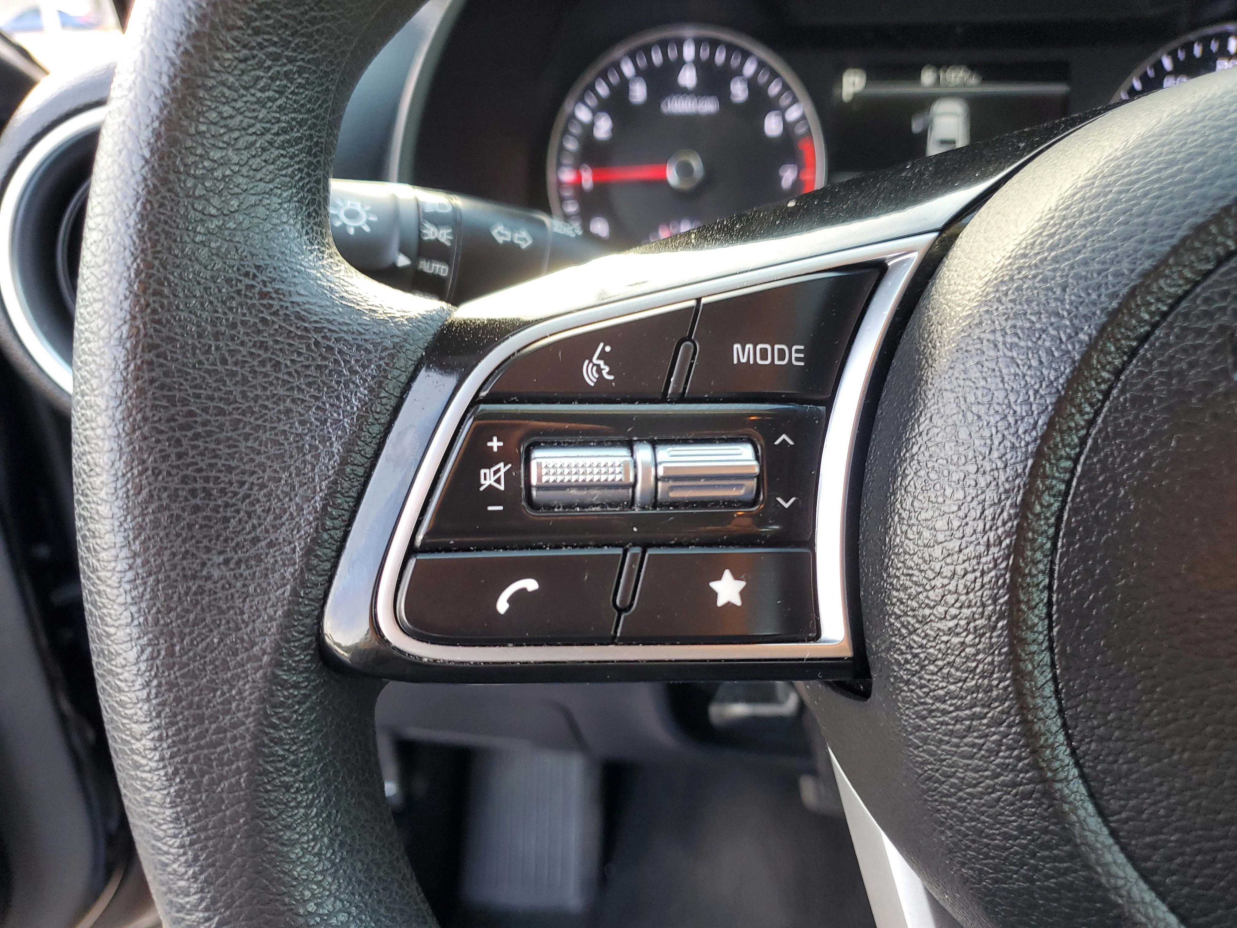 New 2022 Aurora Black Kia LXS image 18