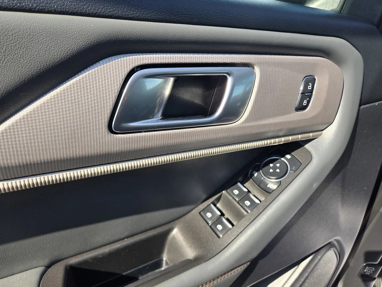 Used 2025 Blue Ford Active image 37