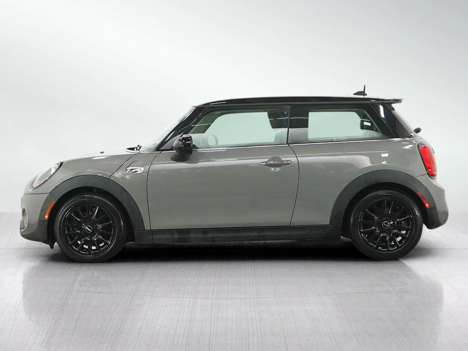 Used 2016 MINI Cooper S with VIN WMWXP7C51G3B49312 for sale in Wayzata, Minnesota