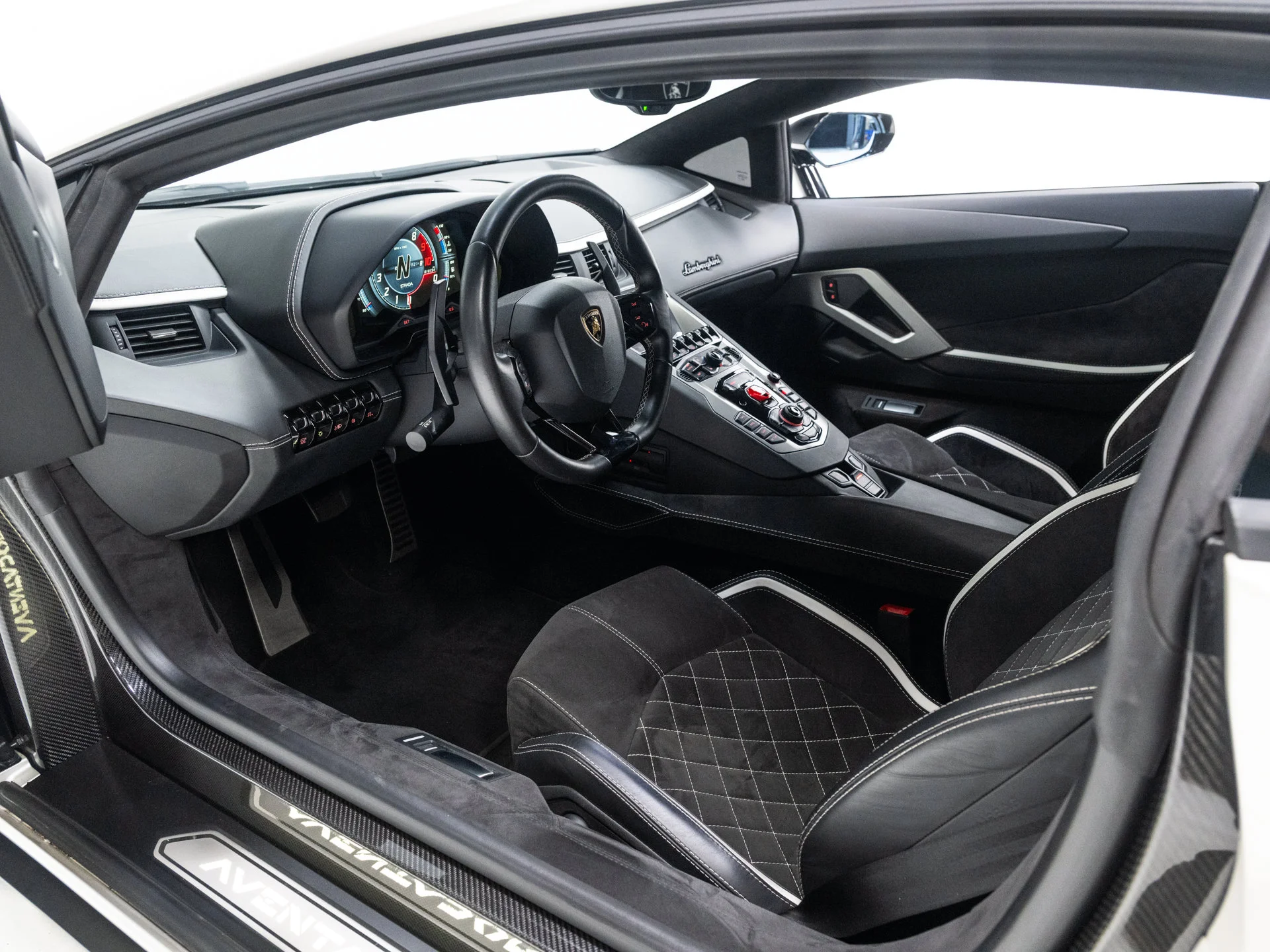 Used 2018 Bianco Isis Lamborghini  image 31