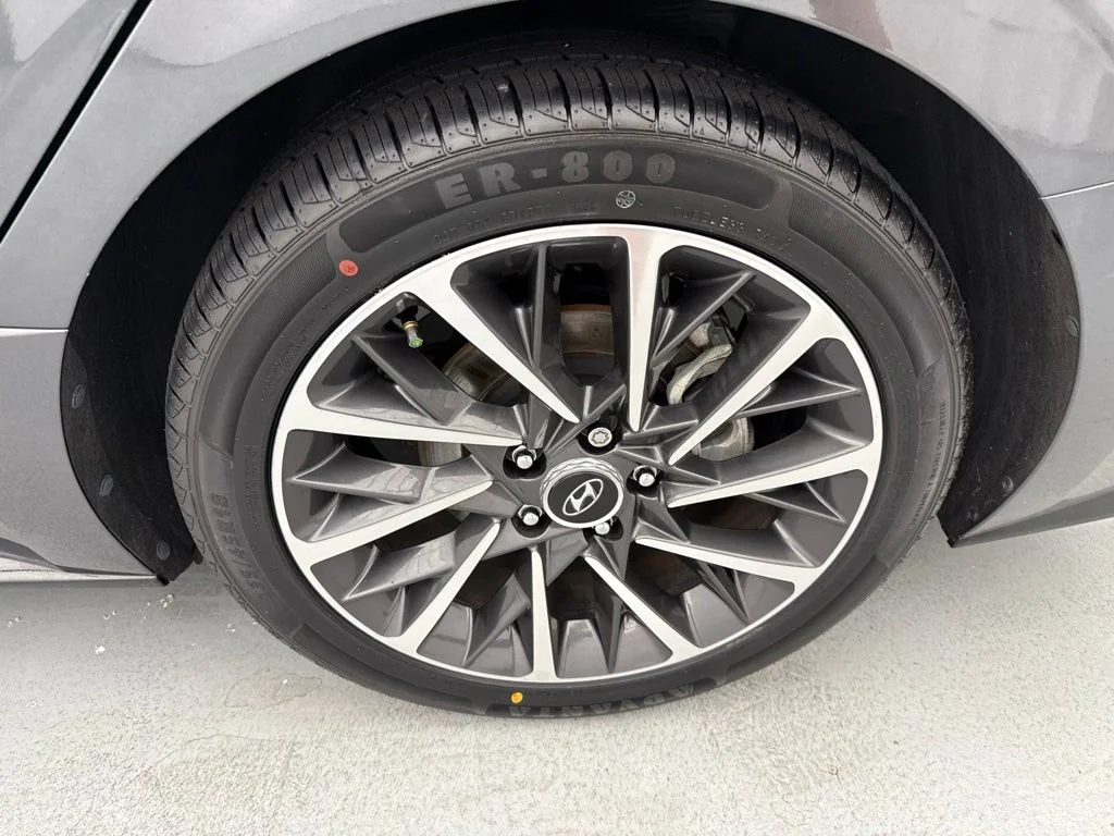 Used 2021 Gray Hyundai Limited image 6