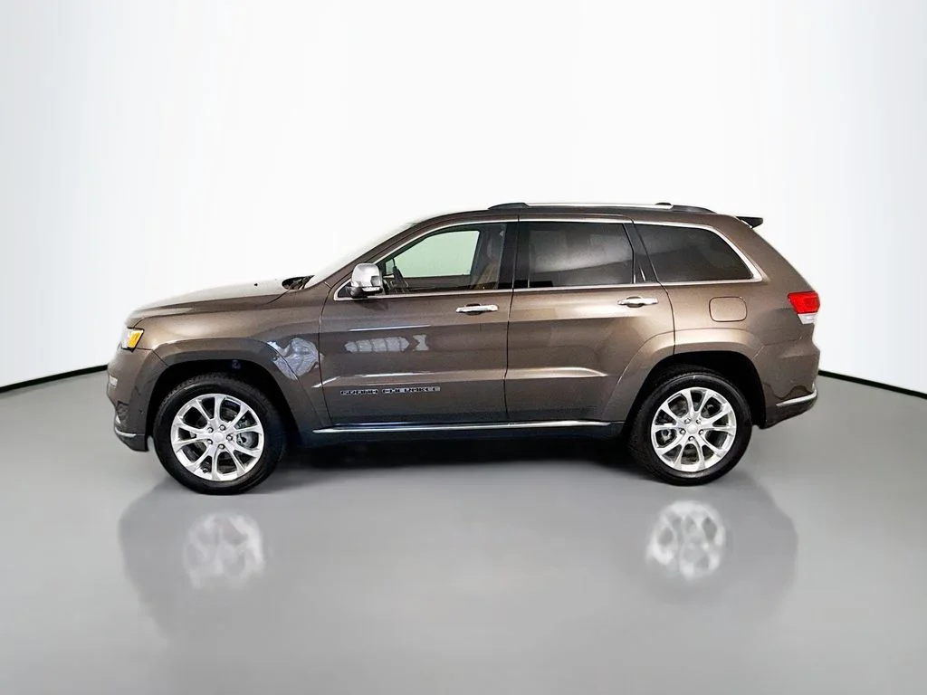 Used 2020 Brown Jeep Summit image 2
