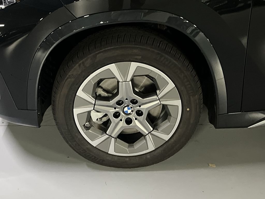Used 2026 Black BMW xDrive28i image 10
