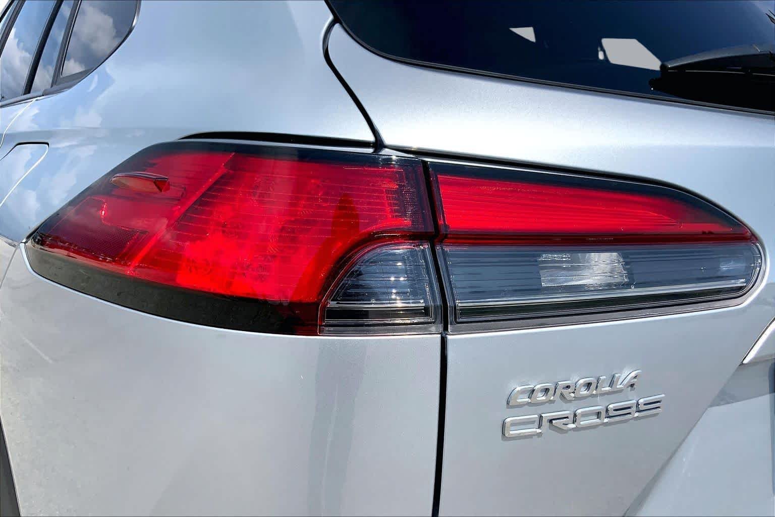 Used 2025 Sonic Silver Toyota XLE image 28