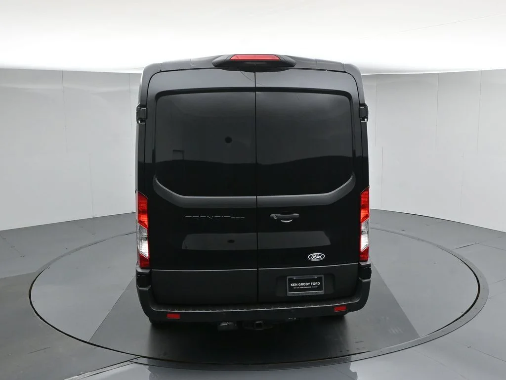 New 2026 Agate Black Metallic Ford Base image 40