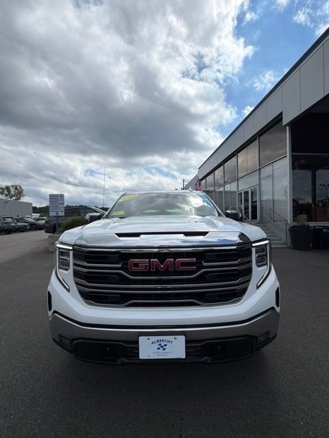 Certified Used 2025 Summit White GMC SLT image 2