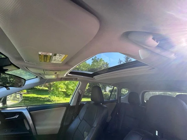 Used 2017 White Toyota XLE image 13