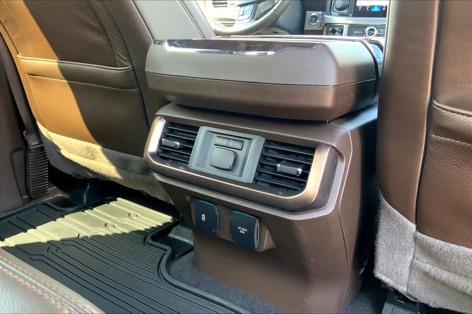 Used 2024 Carbonized Gray/Darkened Bronze Ford King Ranch image 36