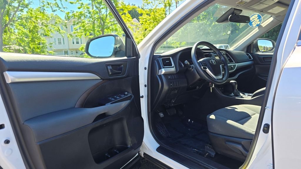 Used 2019 Blizzard Pearl Toyota LE image 20