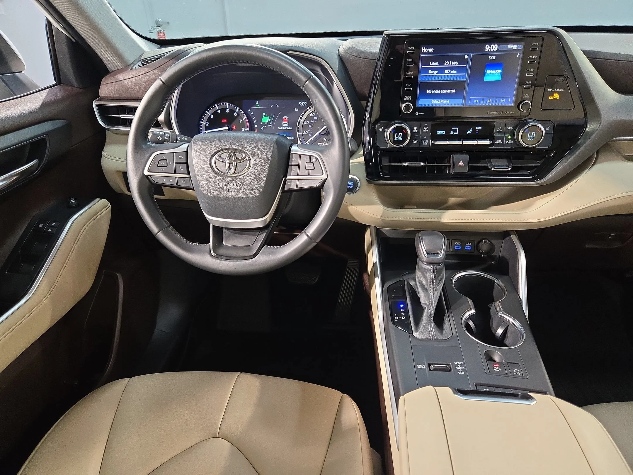 Used 2022 Wind Chill Pearl Toyota XLE image 9
