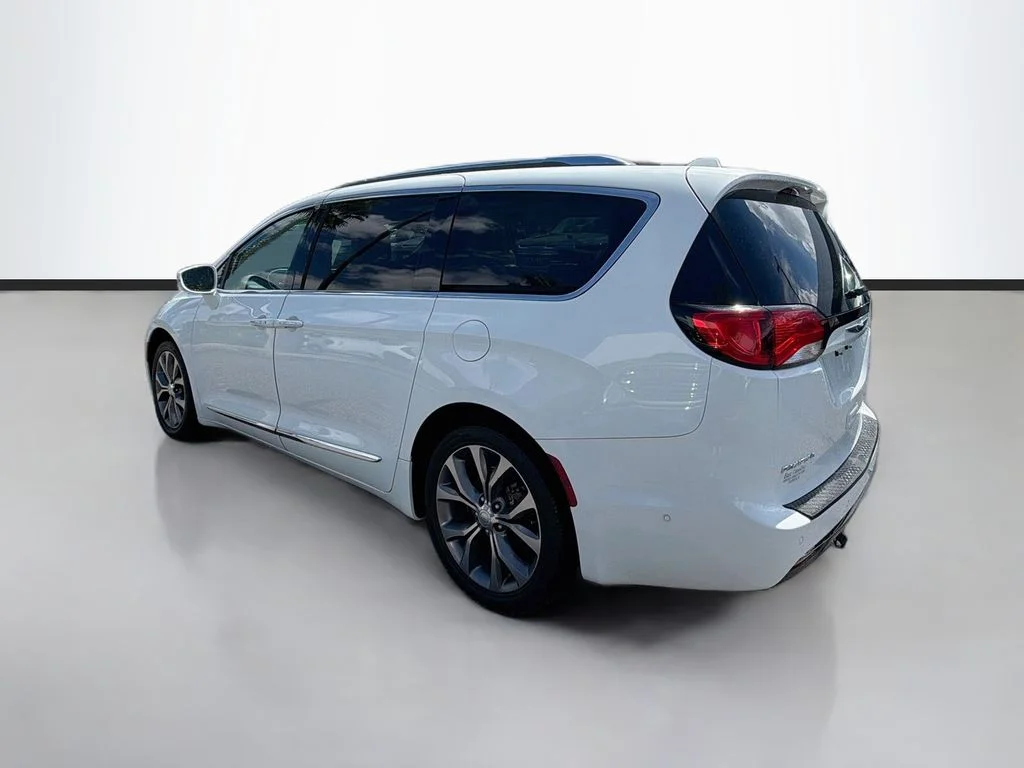 Used 2018 White Chrysler Limited image 7