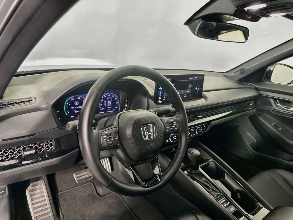 Used 2025  Honda Sport-L image 8