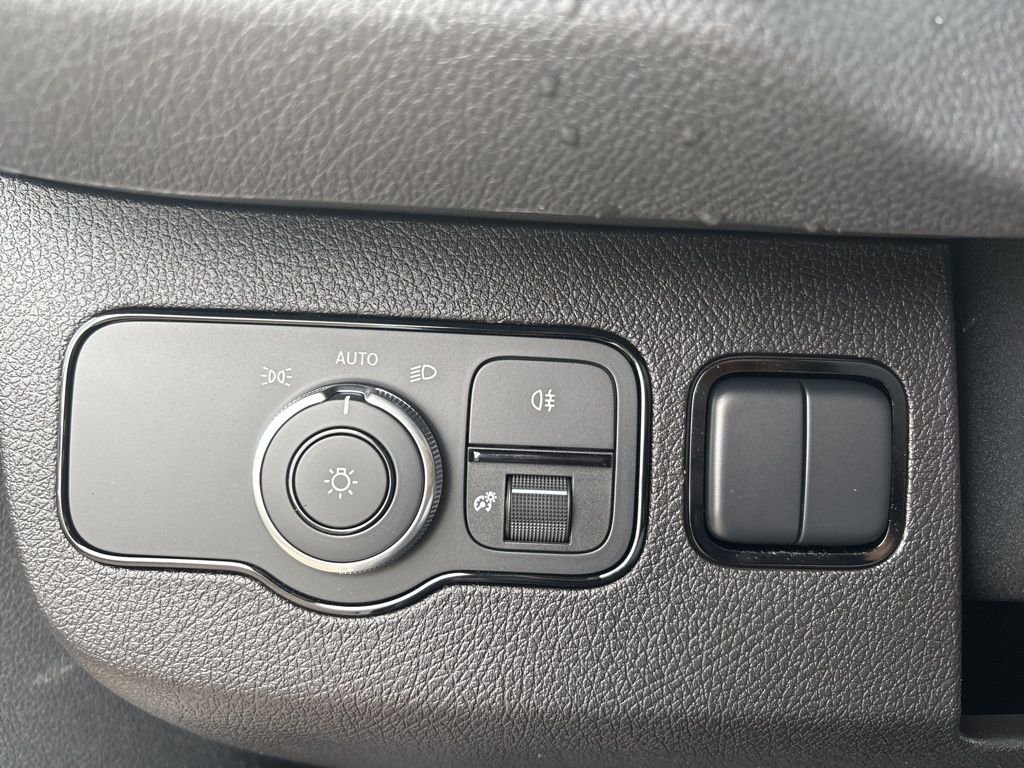 New 2026  Mercedes-Benz w/ Ranger Shelving image 30