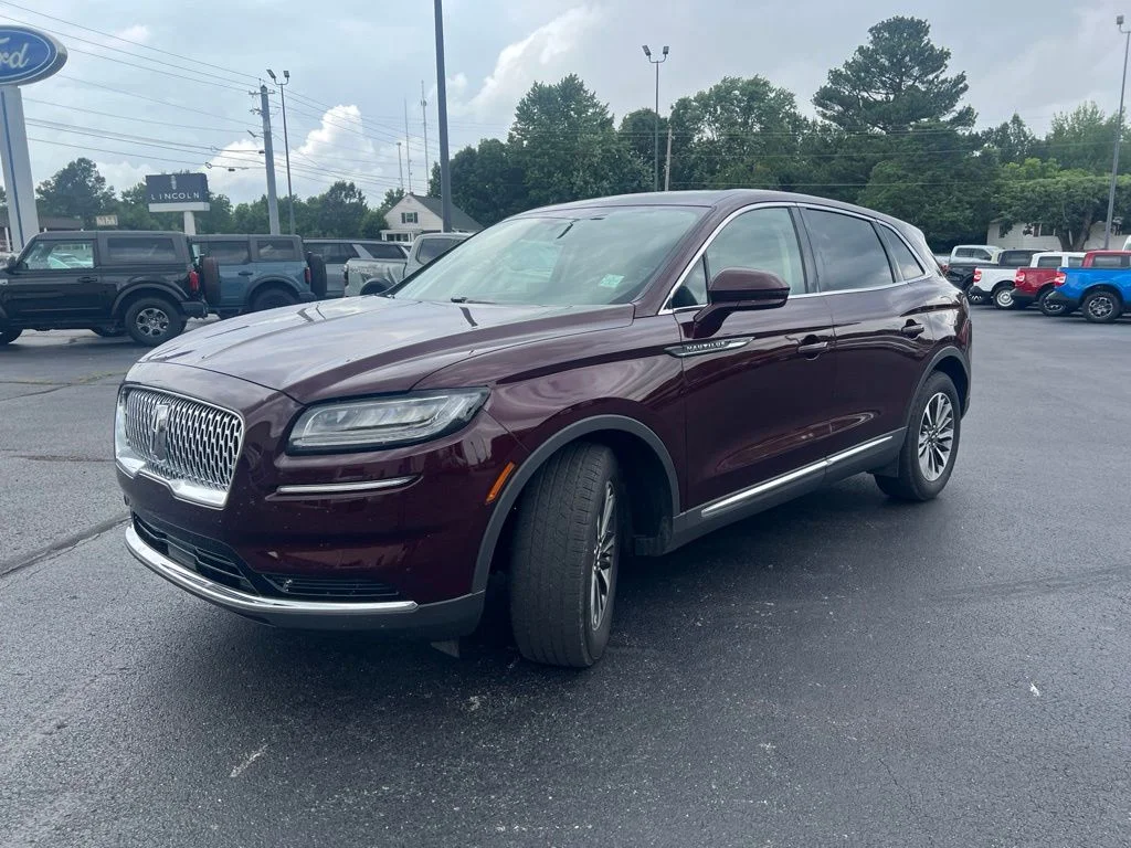 Used 2021 Burgundy Velvet Lincoln Reserve image 7