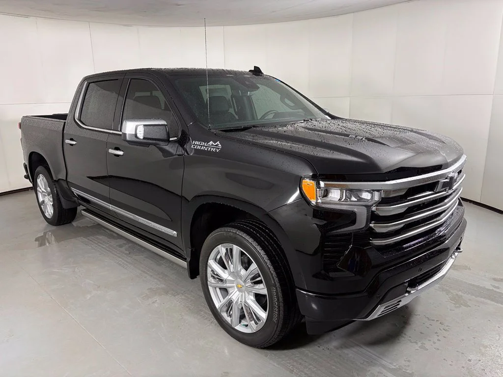 New 2026 Black Chevrolet High Country image 2