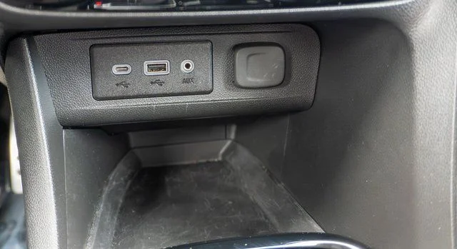 Used 2023 Gray Buick Select image 28