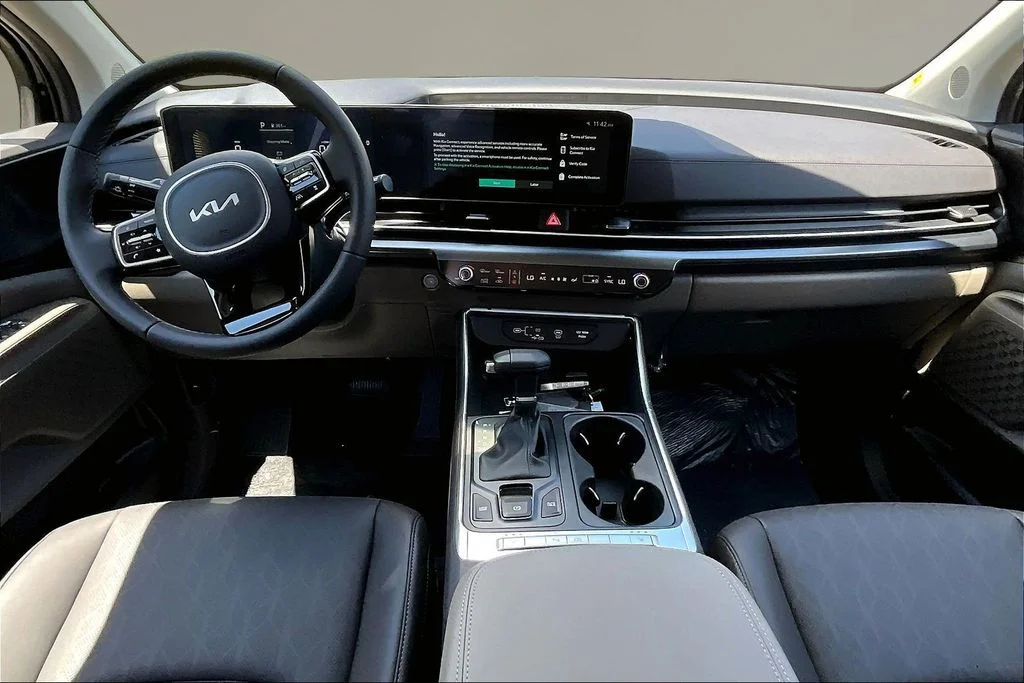 New 2026 Aurora Black Pearl Kia LXS image 5