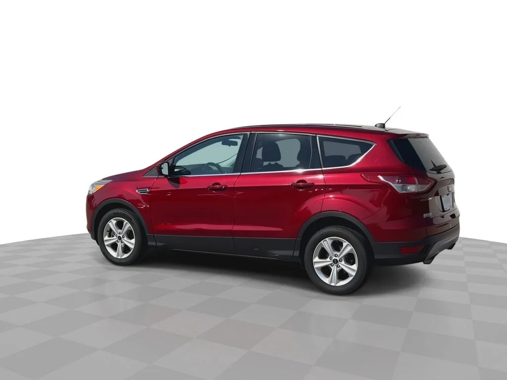 Used 2016 Red Ford SE image 6