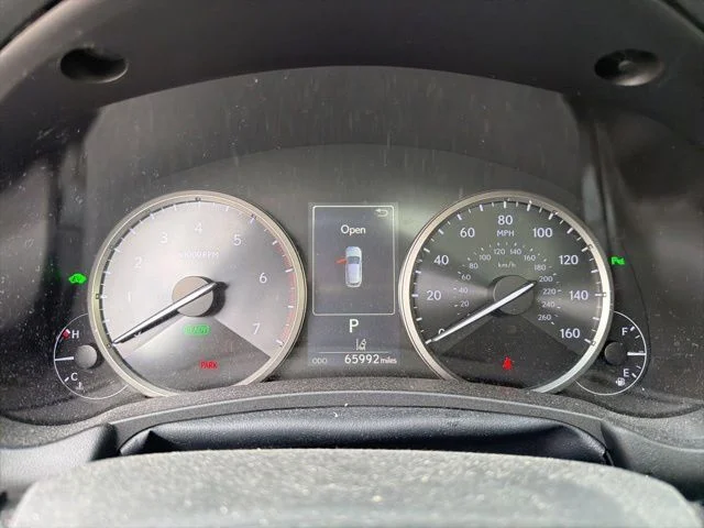 Used 2018 Silver Lexus 300h image 15