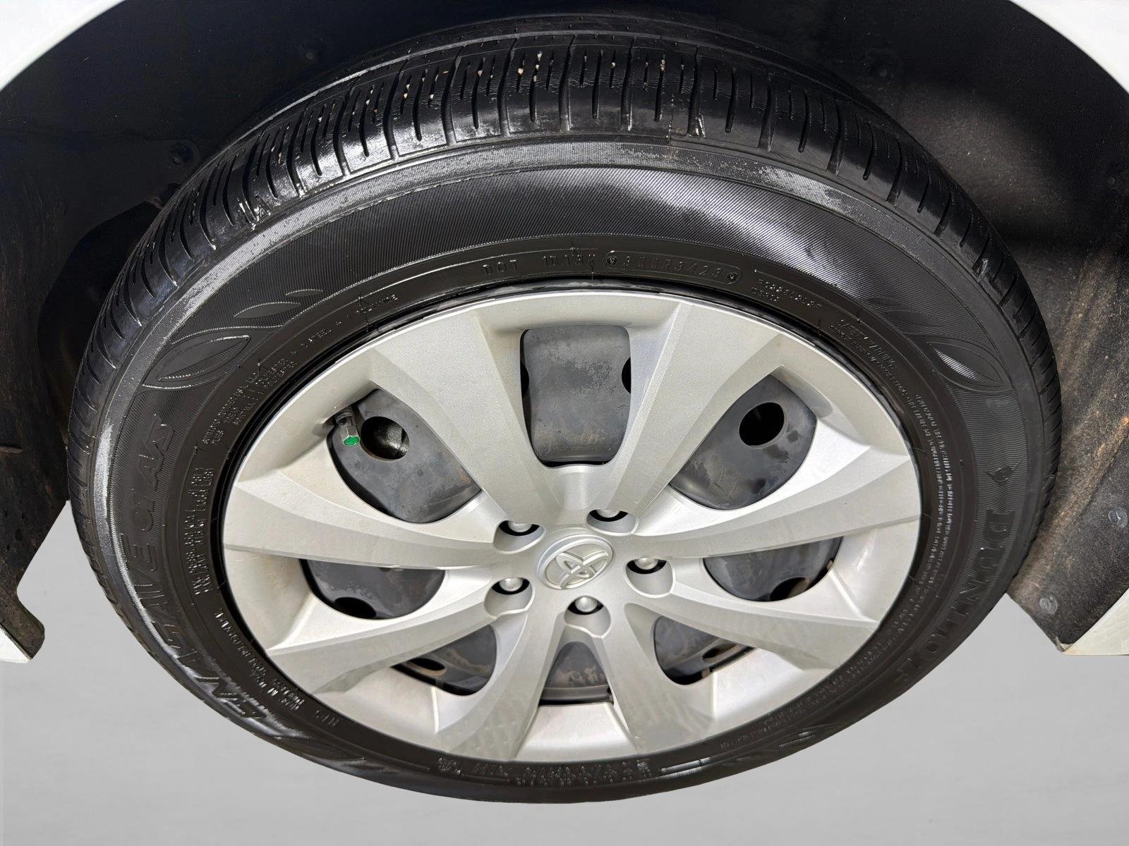 Used 2024 Wind Chill Pearl Toyota LE image 17