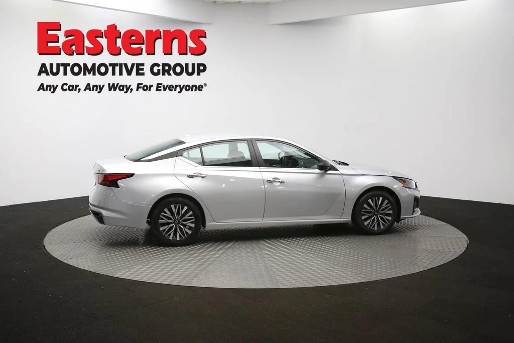 Used 2023 Silver Nissan 2.5 SR image 44