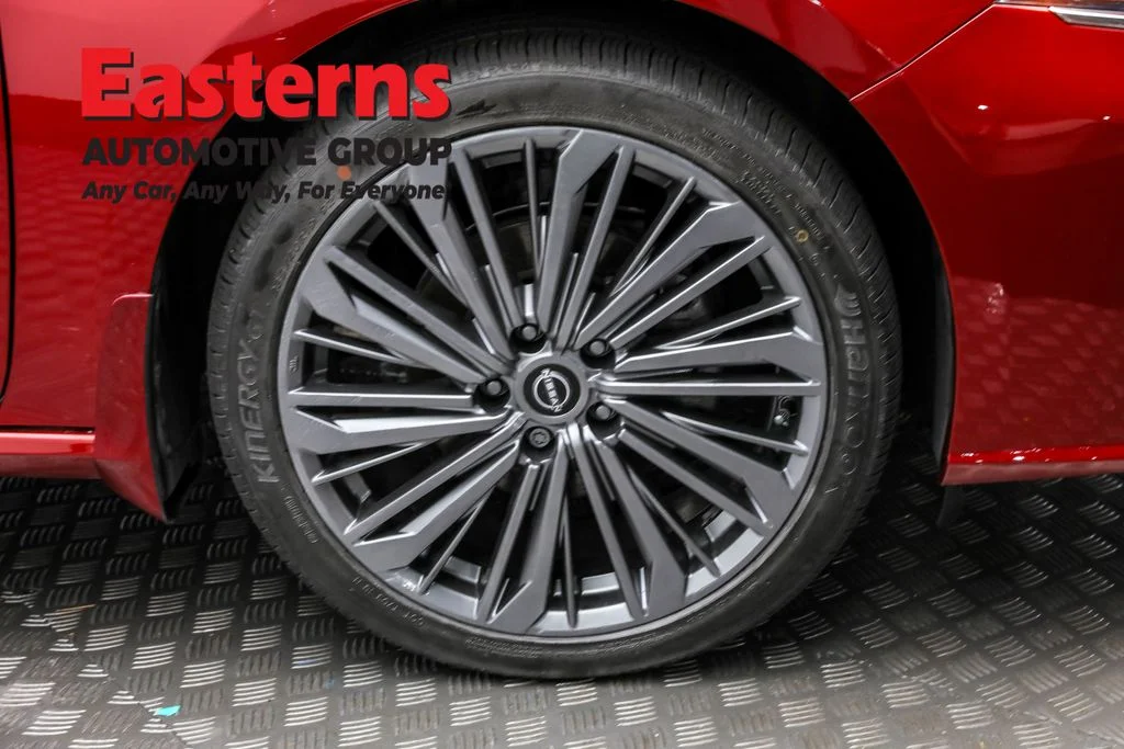 Used 2023 Red Nissan 2.5 SL image 30