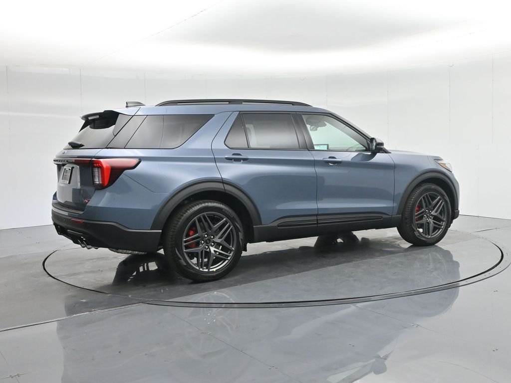 2025 Ford Explorer ST - Photo 32