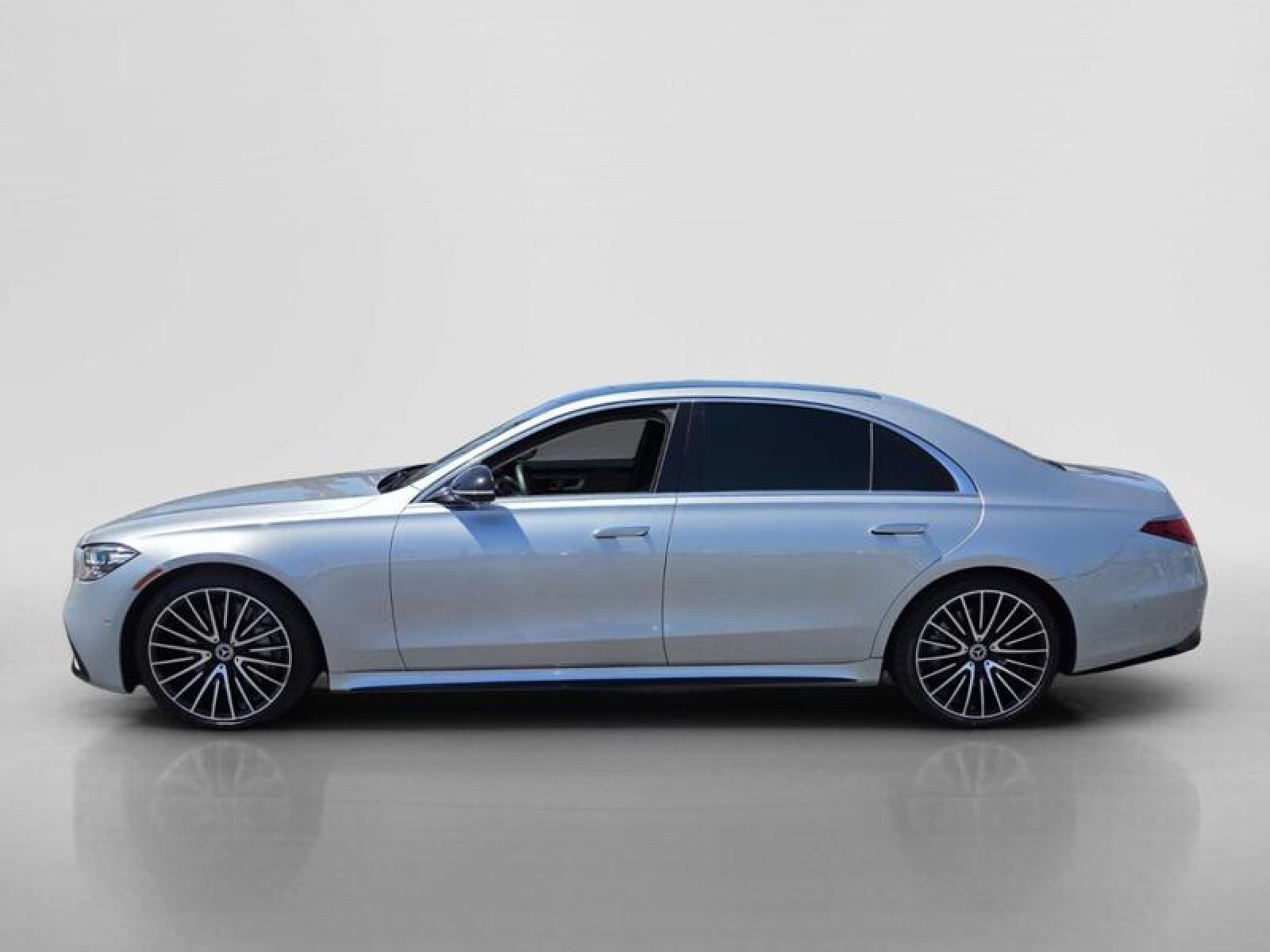 Certified Used 2021 Cirrus Silver Mercedes-Benz S 580 image 2