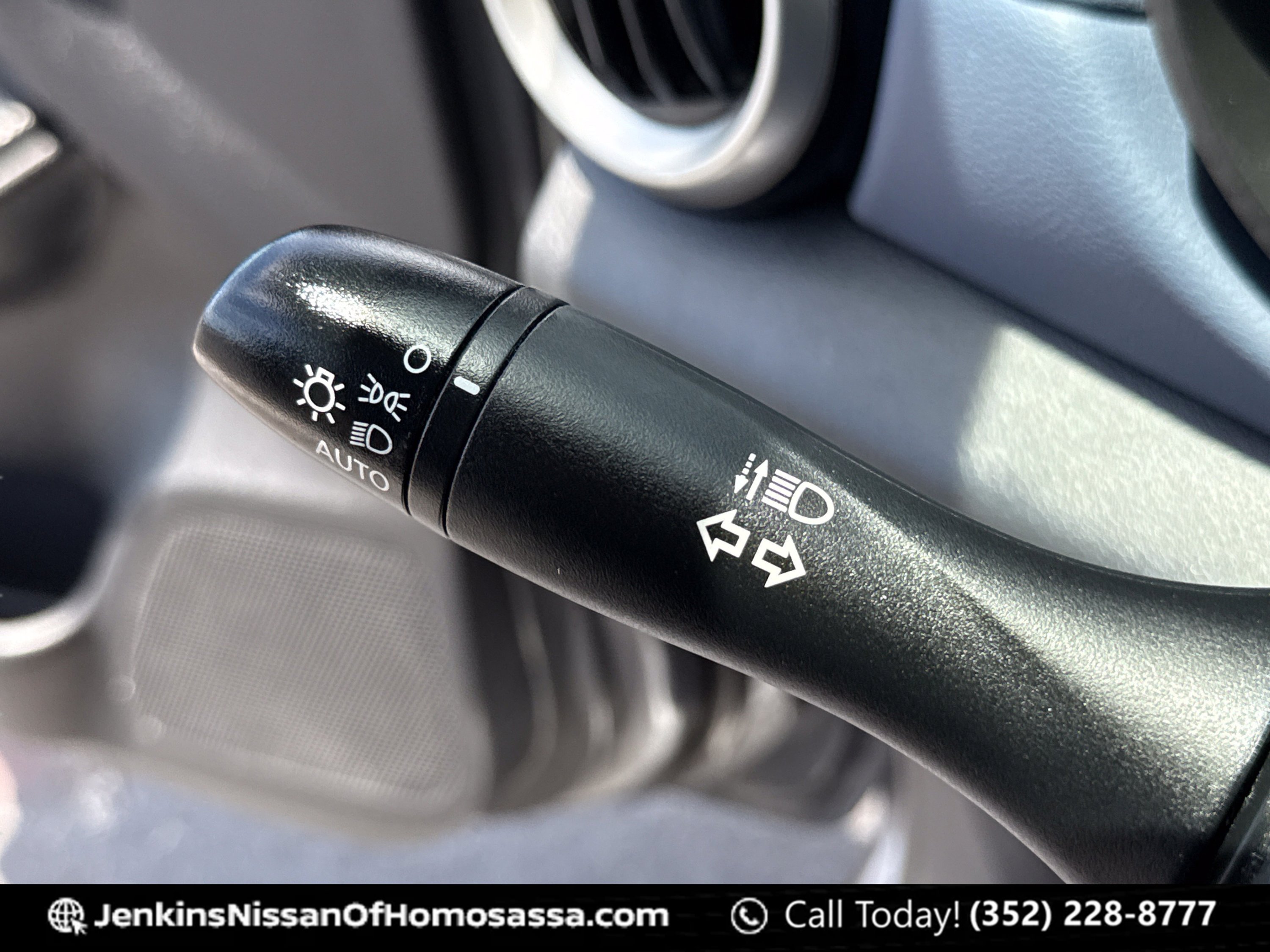 Used 2023 Gun Metallic Nissan SV image 27