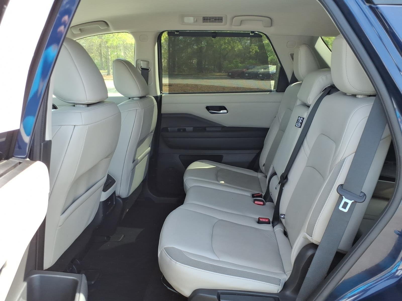 Used 2022 Deep Ocean Blue Pearl Nissan SL image 21