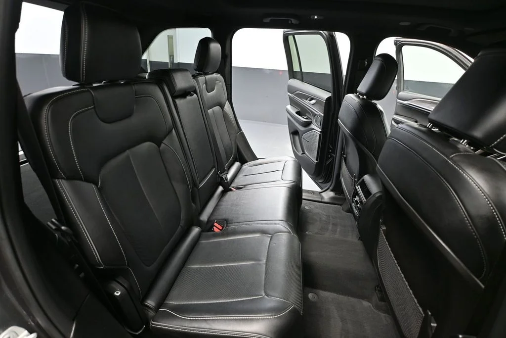 Used 2023 Gray Jeep Overland 4xe image 38