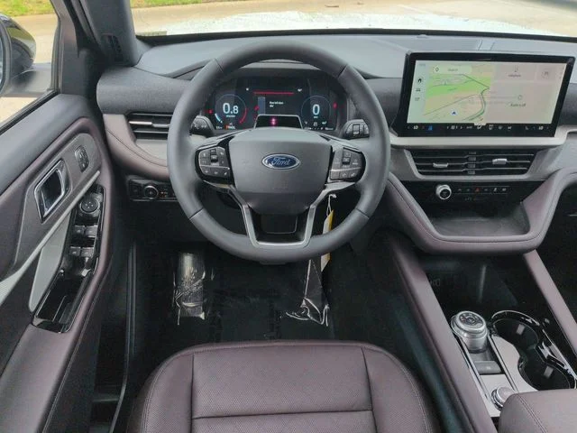 New 2026 Star White Metallic Tri-Coat Ford Platinum™ image 16