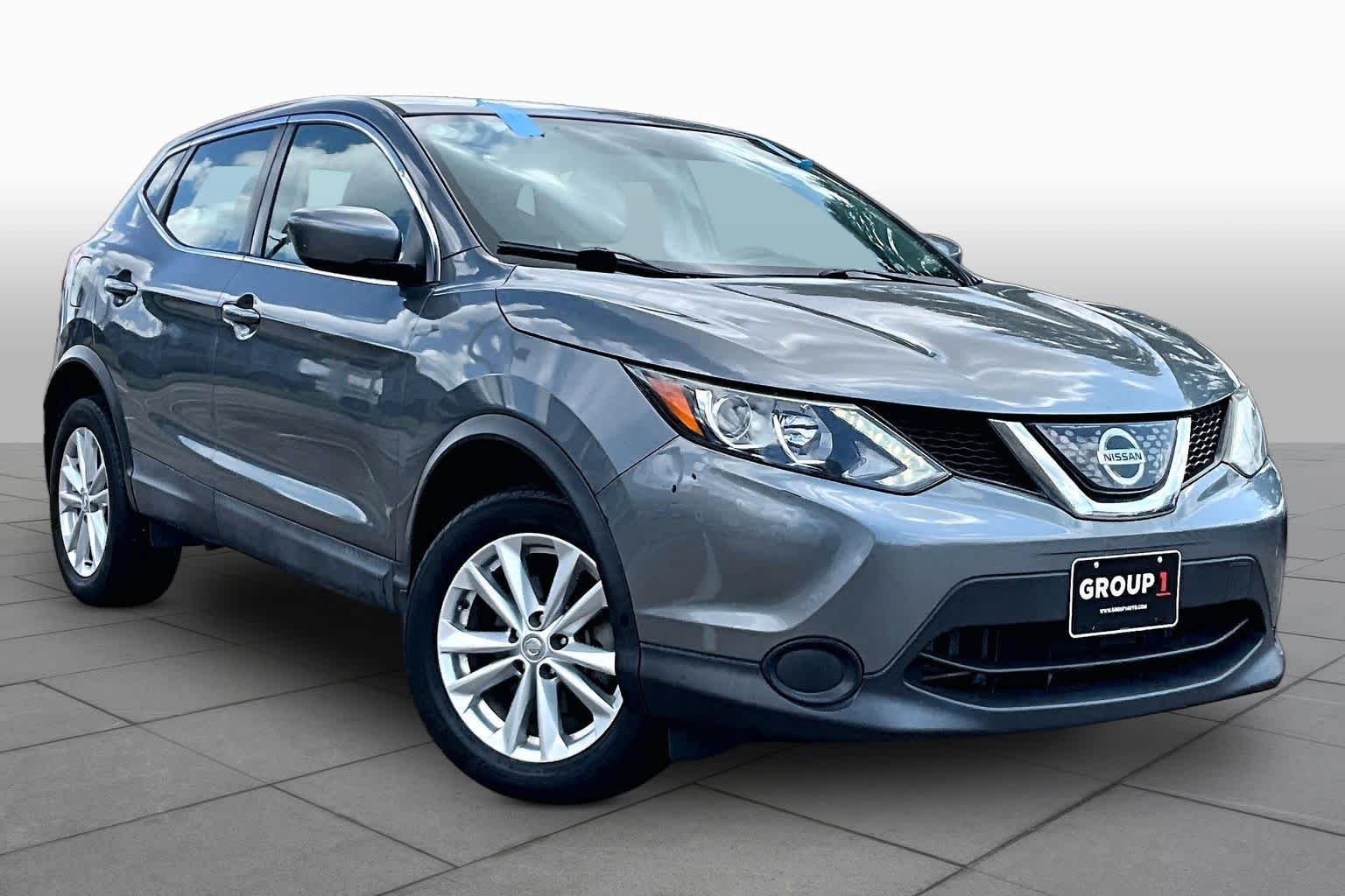 Used 2018 Gun Metallic Nissan S image 3