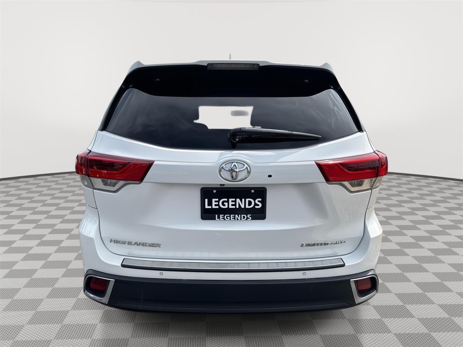 Used 2019 Blizzard Pearl Toyota Limited Platinum image 13