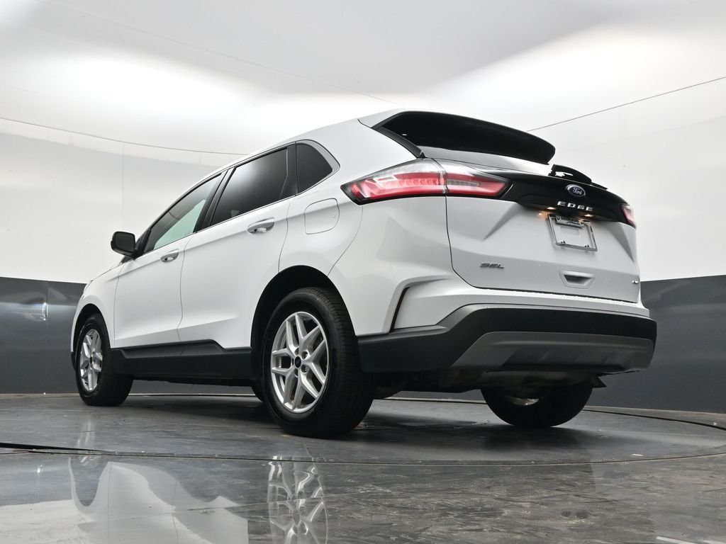 Used 2024 White Ford SEL image 46