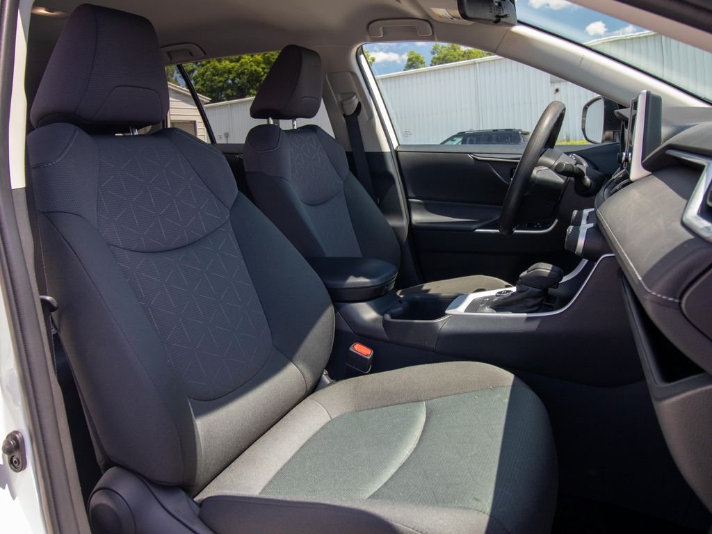 Used 2024 White Toyota XLE image 18