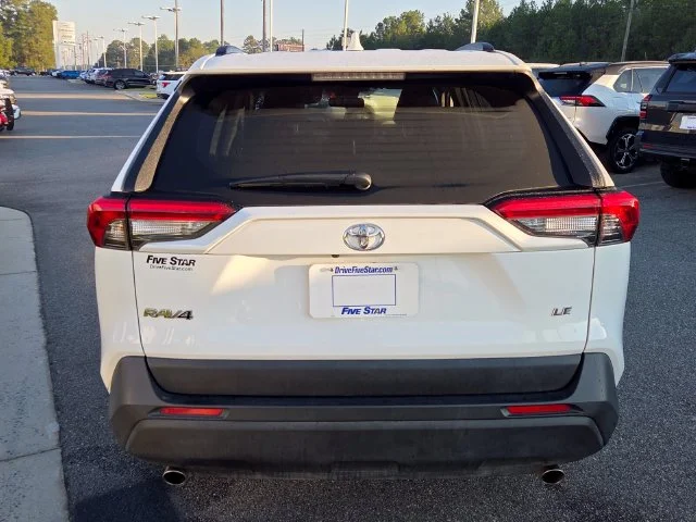 Used 2019 White Toyota LE image 11