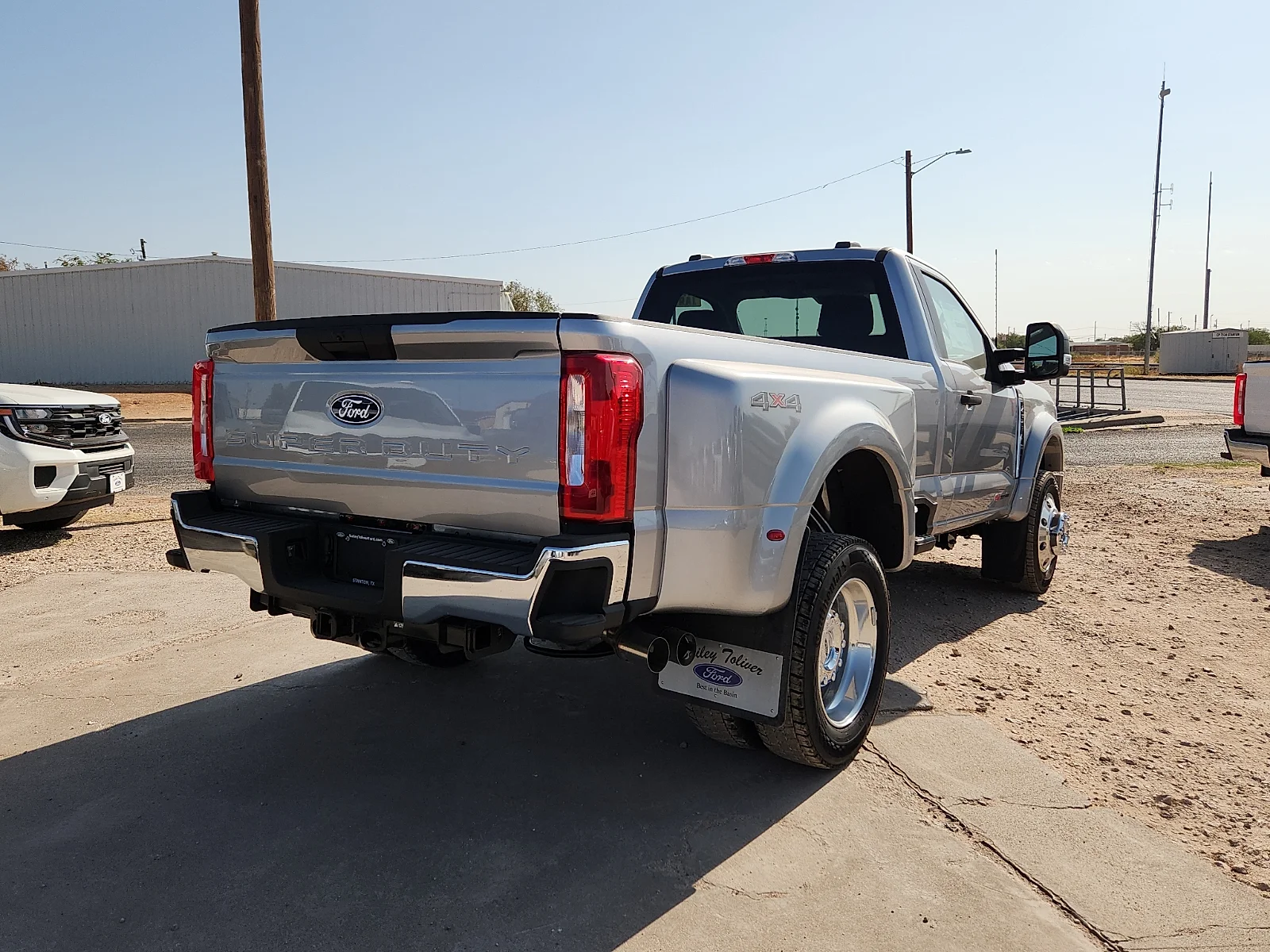 New 2027 Iconic Silver Metallic Ford XLT image 7