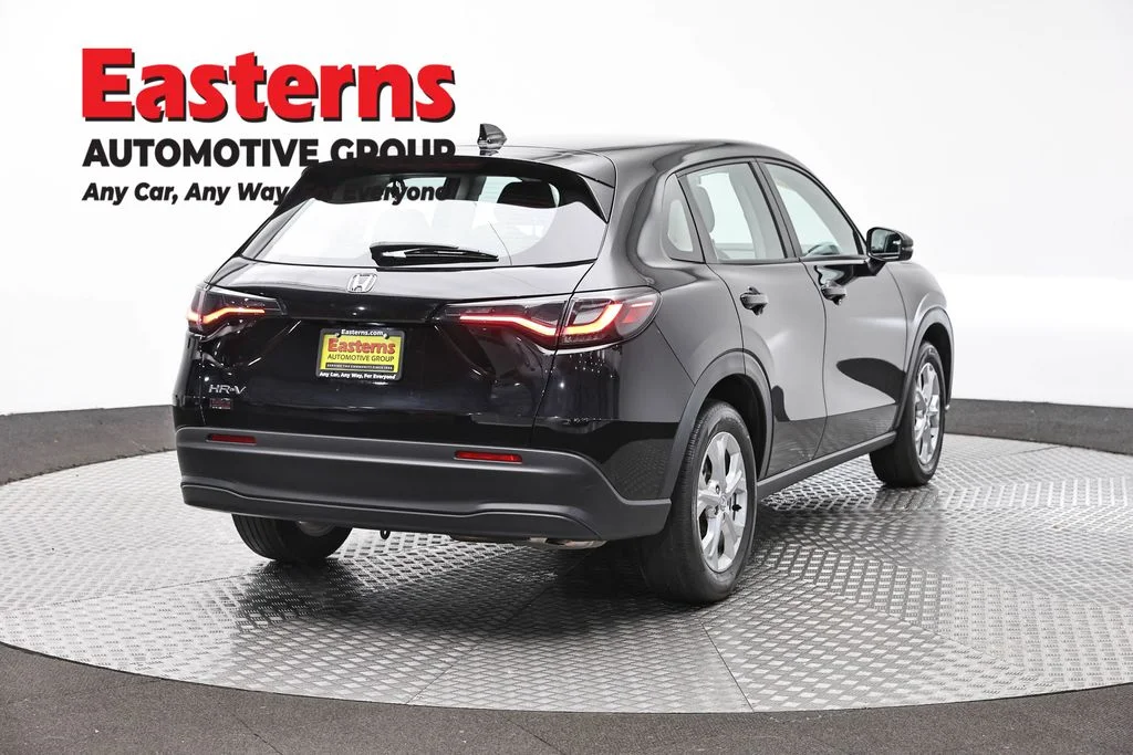 Used 2023 Black Honda LX image 5
