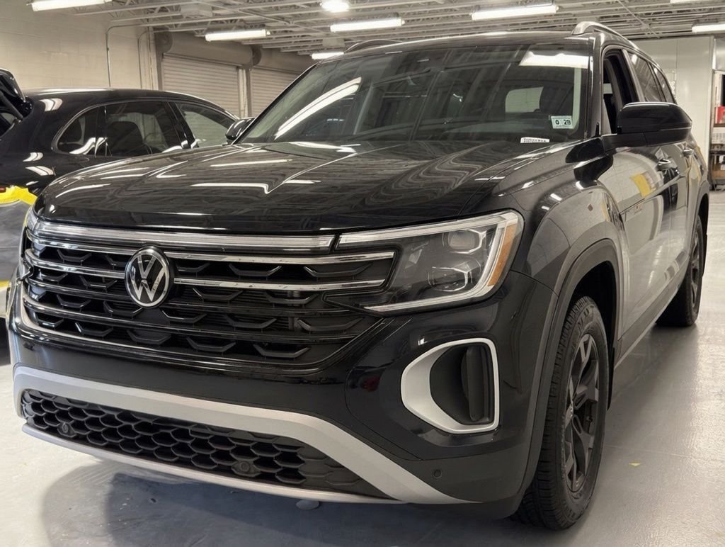 2024 Volkswagen Atlas 2.0T Atlas Peak Edt SE w/Tech 4MOTION's photo
