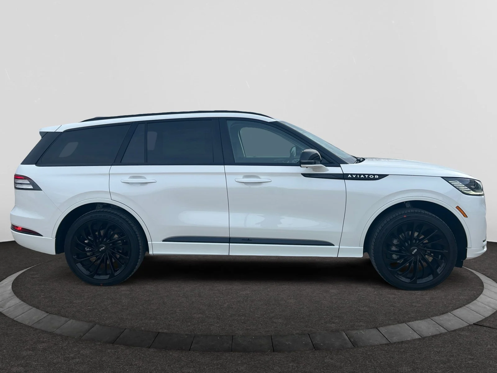 New 2026 Pristine White Metallic Tri-Coat Lincoln Reserve image 6