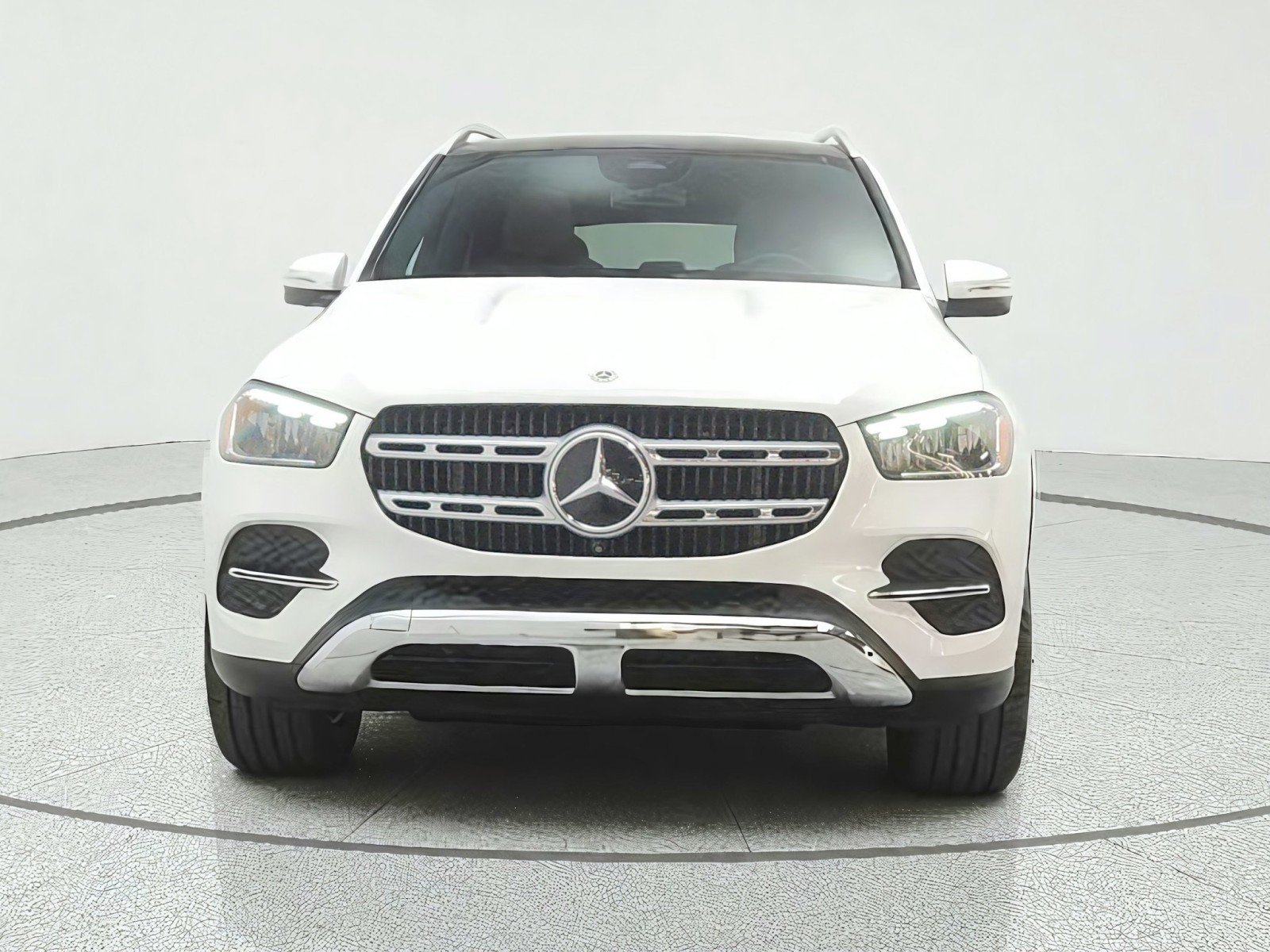 Certified Used 2024 Polar White Mercedes-Benz GLE 350 4MATIC® SUV image 2